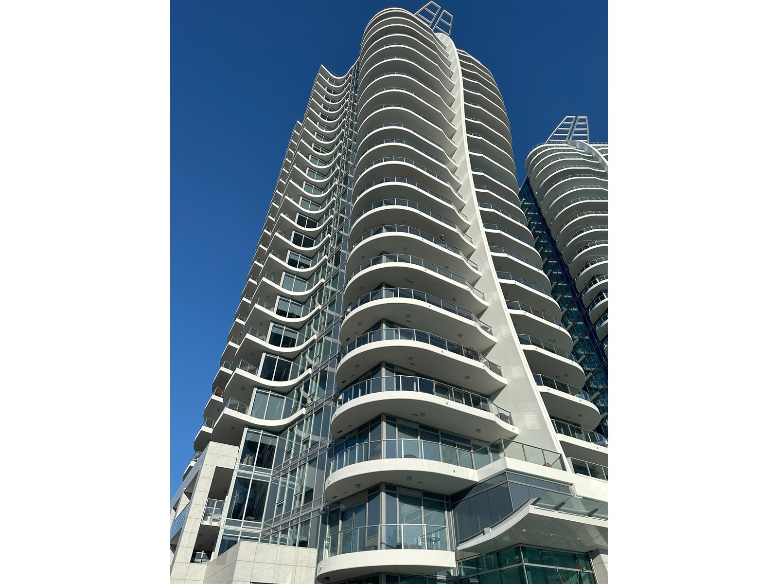 1106 1500 MARTIN STREET, white rock, British Columbia