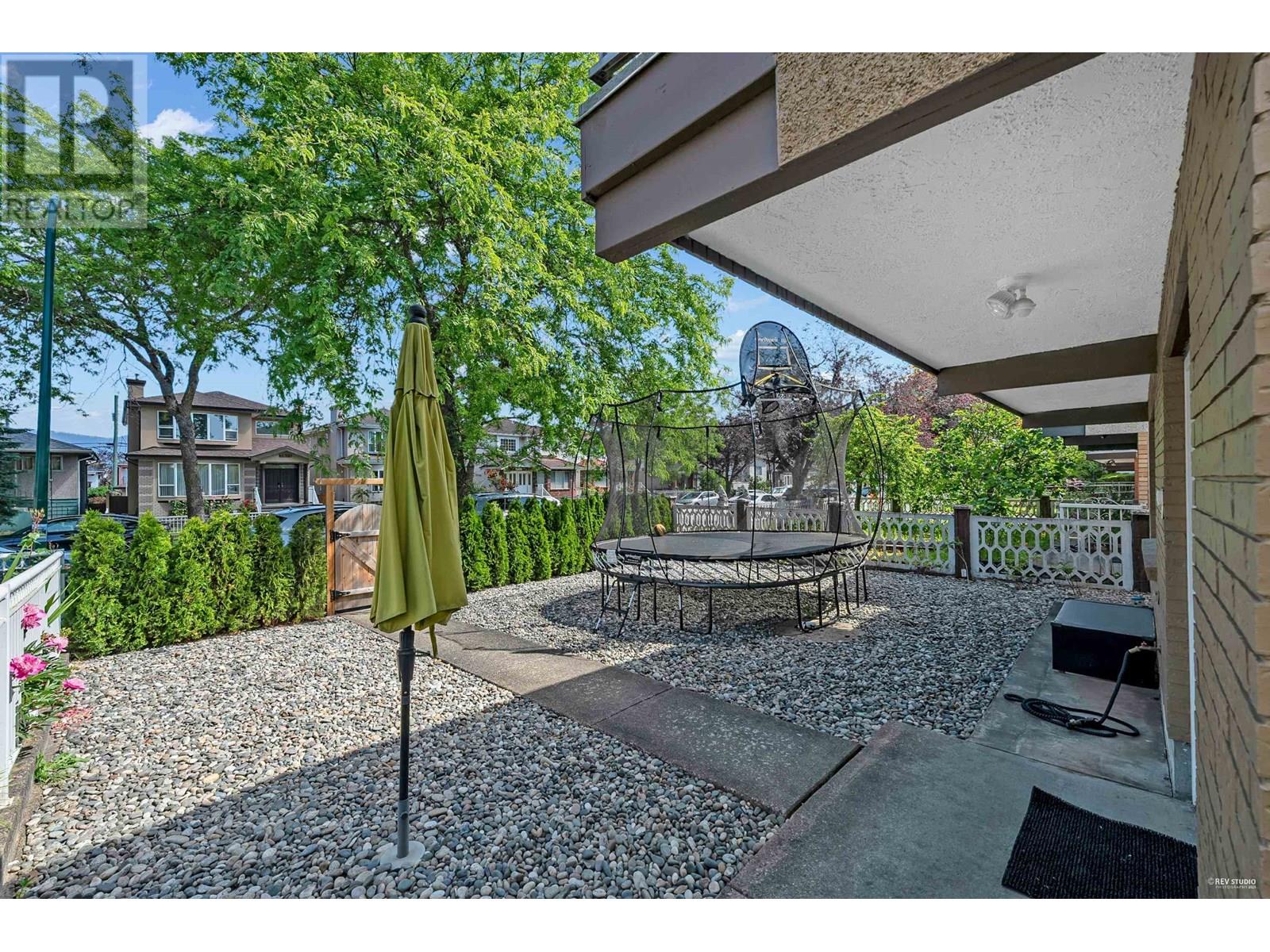 2086 E 40th Avenue, Vancouver, British Columbia  V5P 1J3 - Photo 2 - R3013741