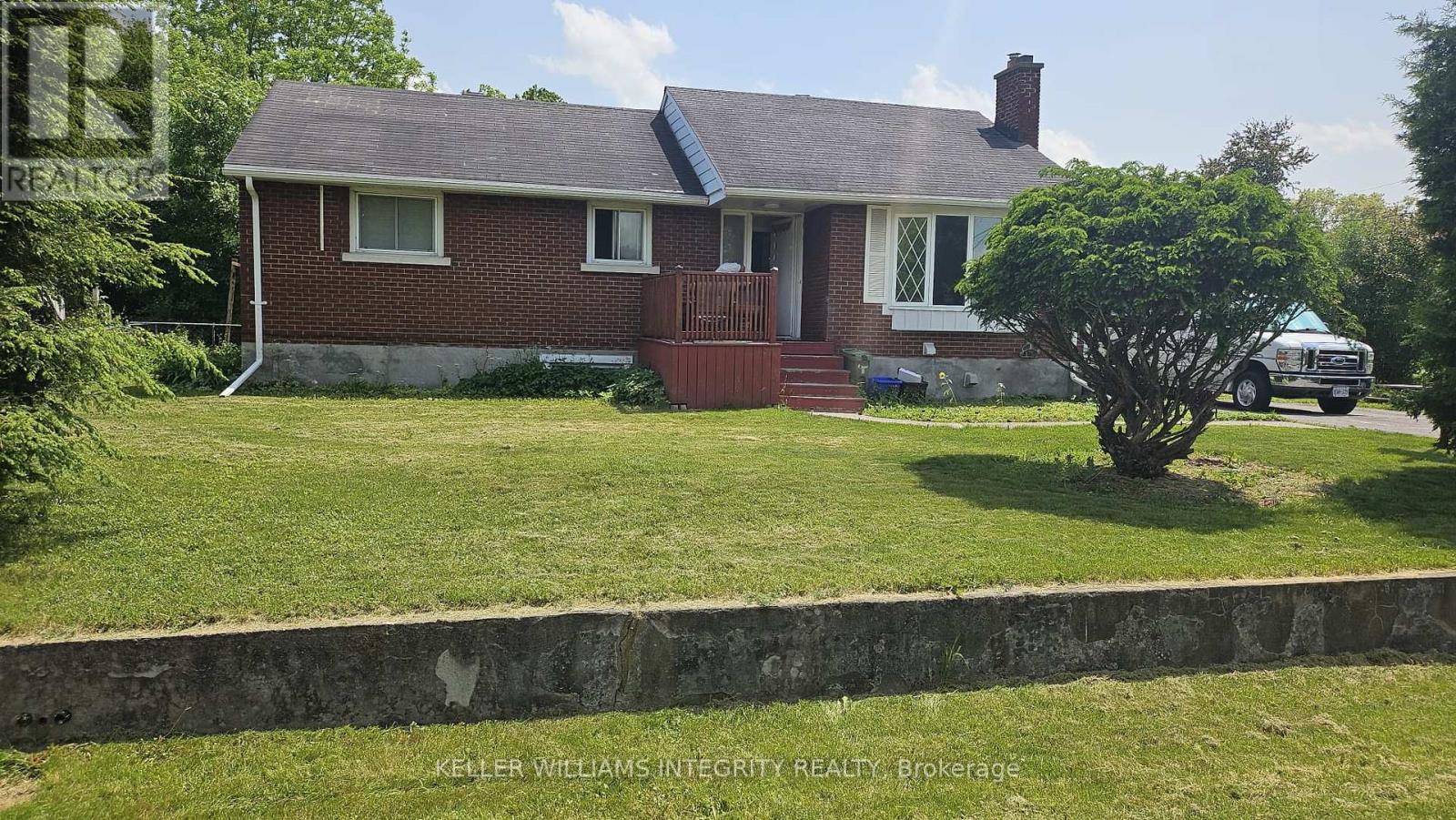 176 OAKRIDGE BOULEVARD, Ottawa, Ontario