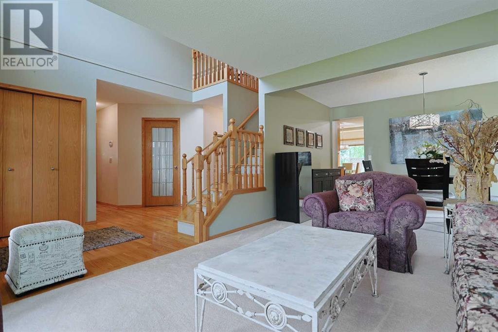 109 Hamptons Grove Nw, Calgary, Alberta  T3A 5B2 - Photo 2 - A2226480