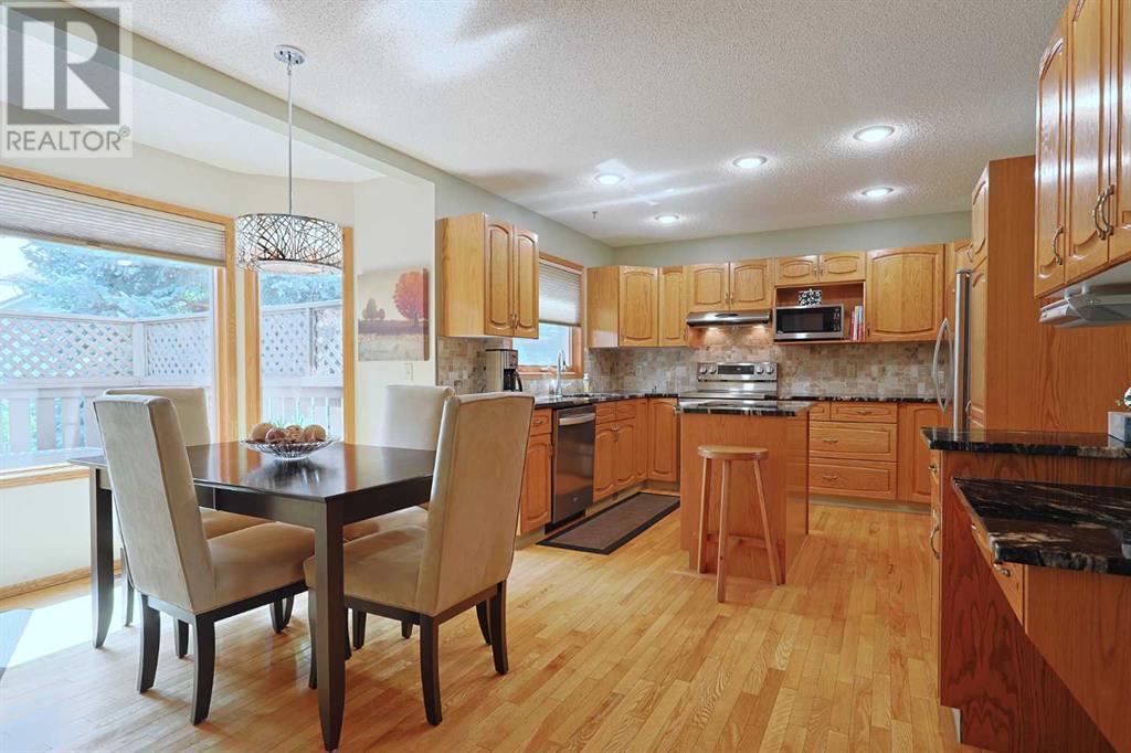 109 Hamptons Grove Nw, Calgary, Alberta  T3A 5B2 - Photo 3 - A2226480