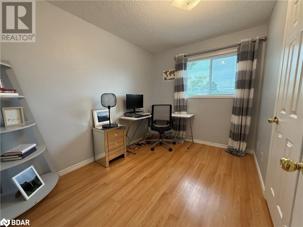 29 Golds Crescent, Barrie, Ontario  L4N 8R5 - Photo 14 - 40739901