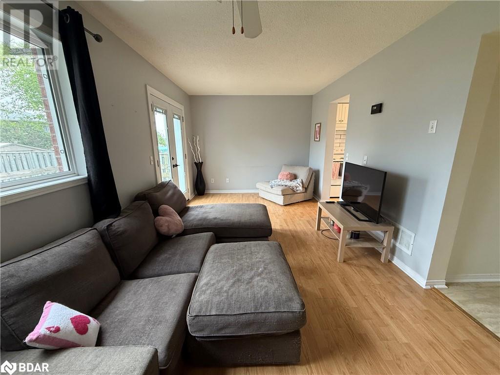 29 Golds Crescent, Barrie, Ontario  L4N 8R5 - Photo 4 - 40739901