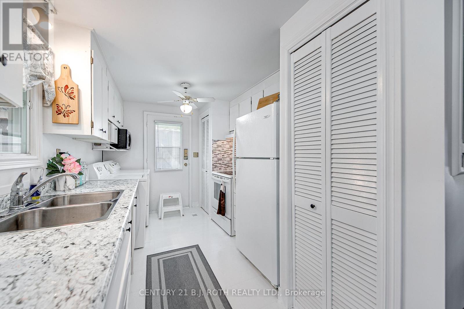 112 Linden Lane, Innisfil, Ontario  L9S 1N4 - Photo 19 - N12123356