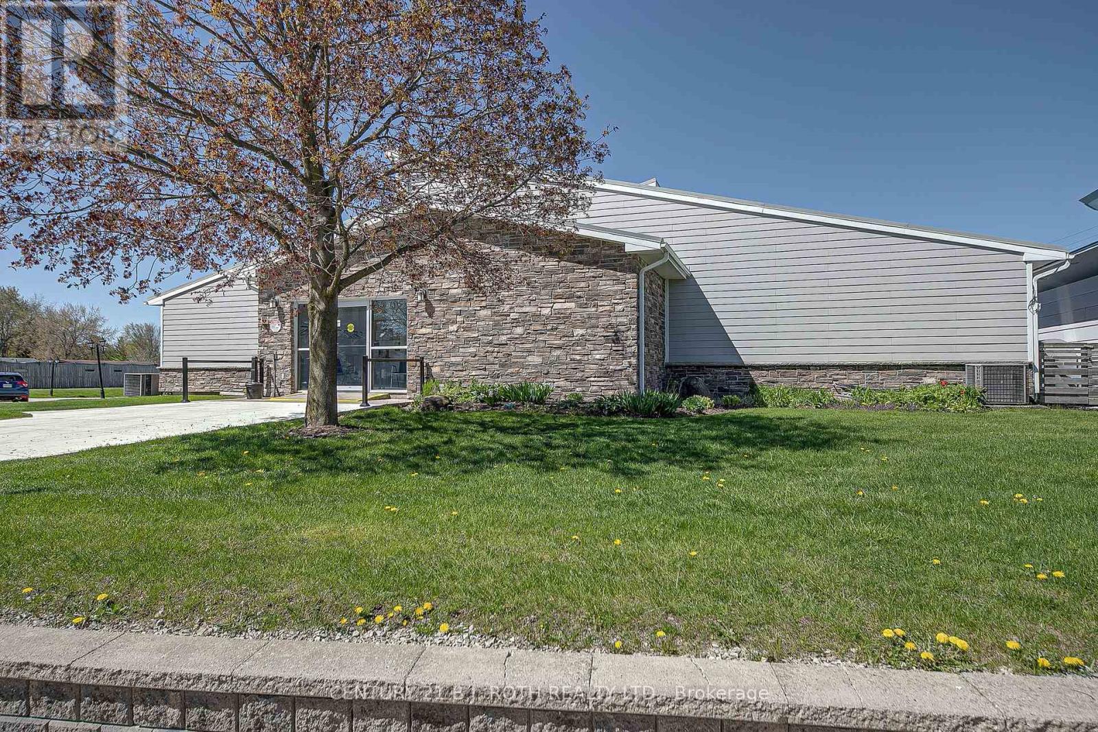 112 Linden Lane, Innisfil, Ontario  L9S 1N4 - Photo 37 - N12123356