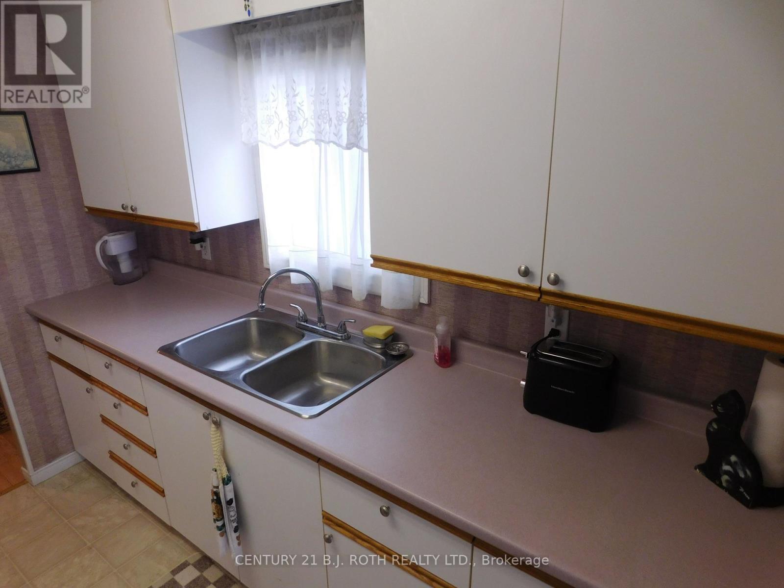 2 Mimosa Drive, Innisfil, Ontario  L9S 1R2 - Photo 10 - N12168037
