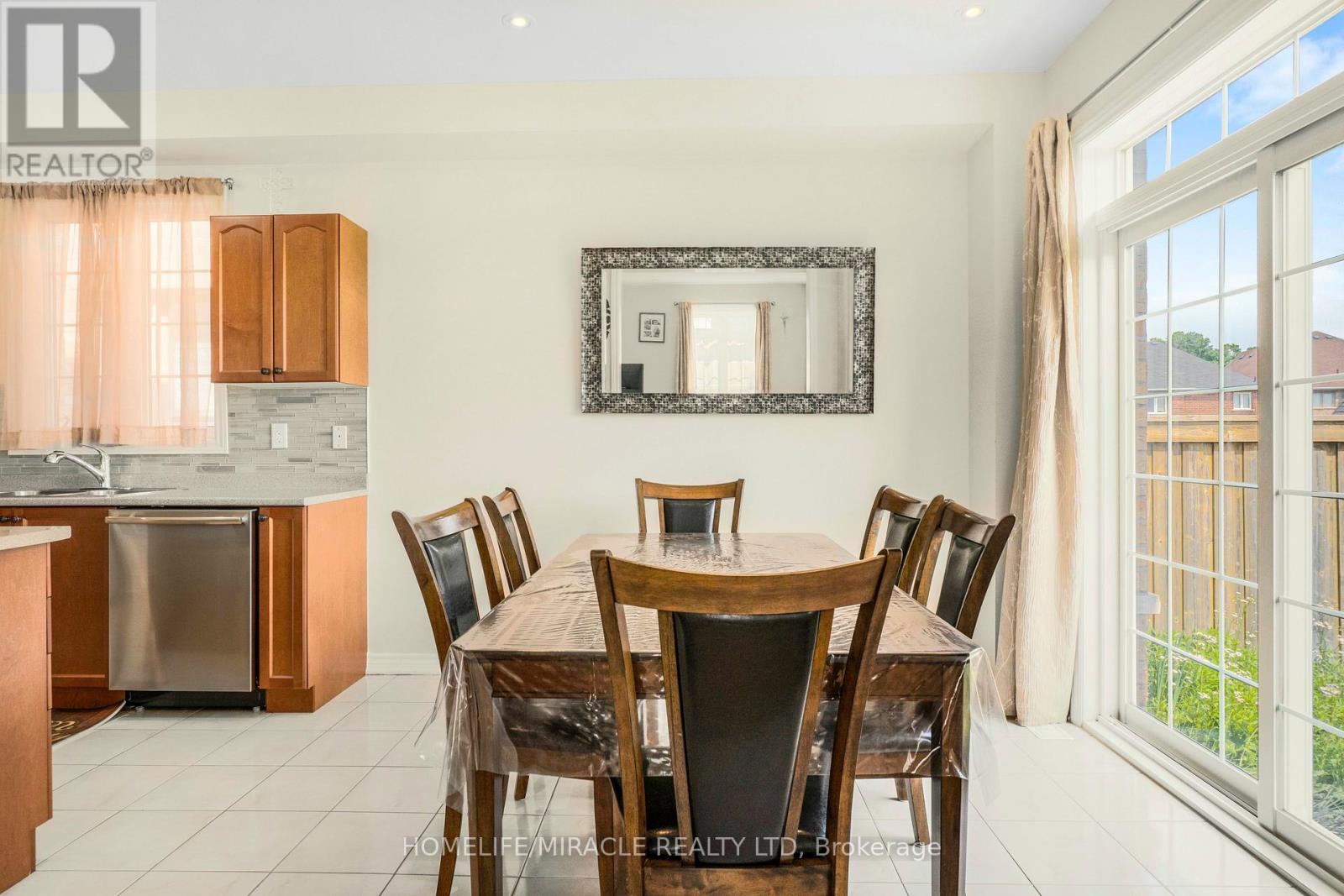 2215 Dawson Crescent, Innisfil, Ontario  L9S 0G9 - Photo 14 - N12211152