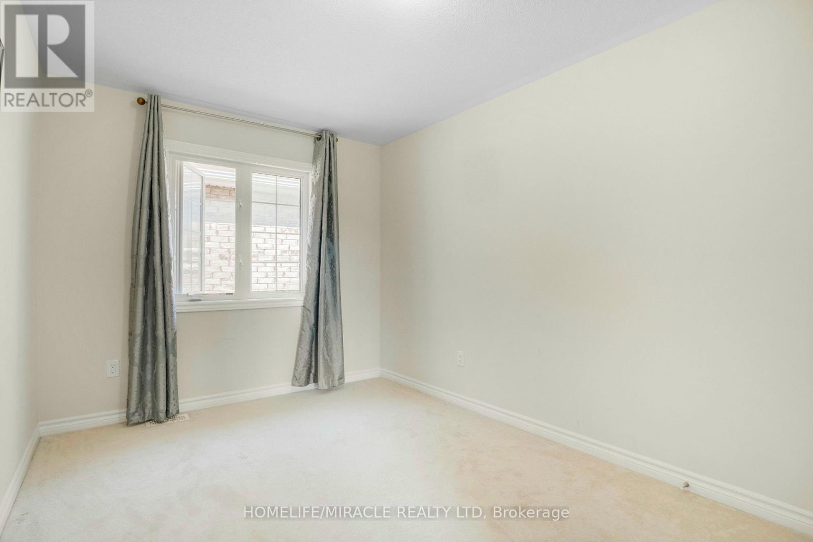 2215 Dawson Crescent, Innisfil, Ontario  L9S 0G9 - Photo 37 - N12211152