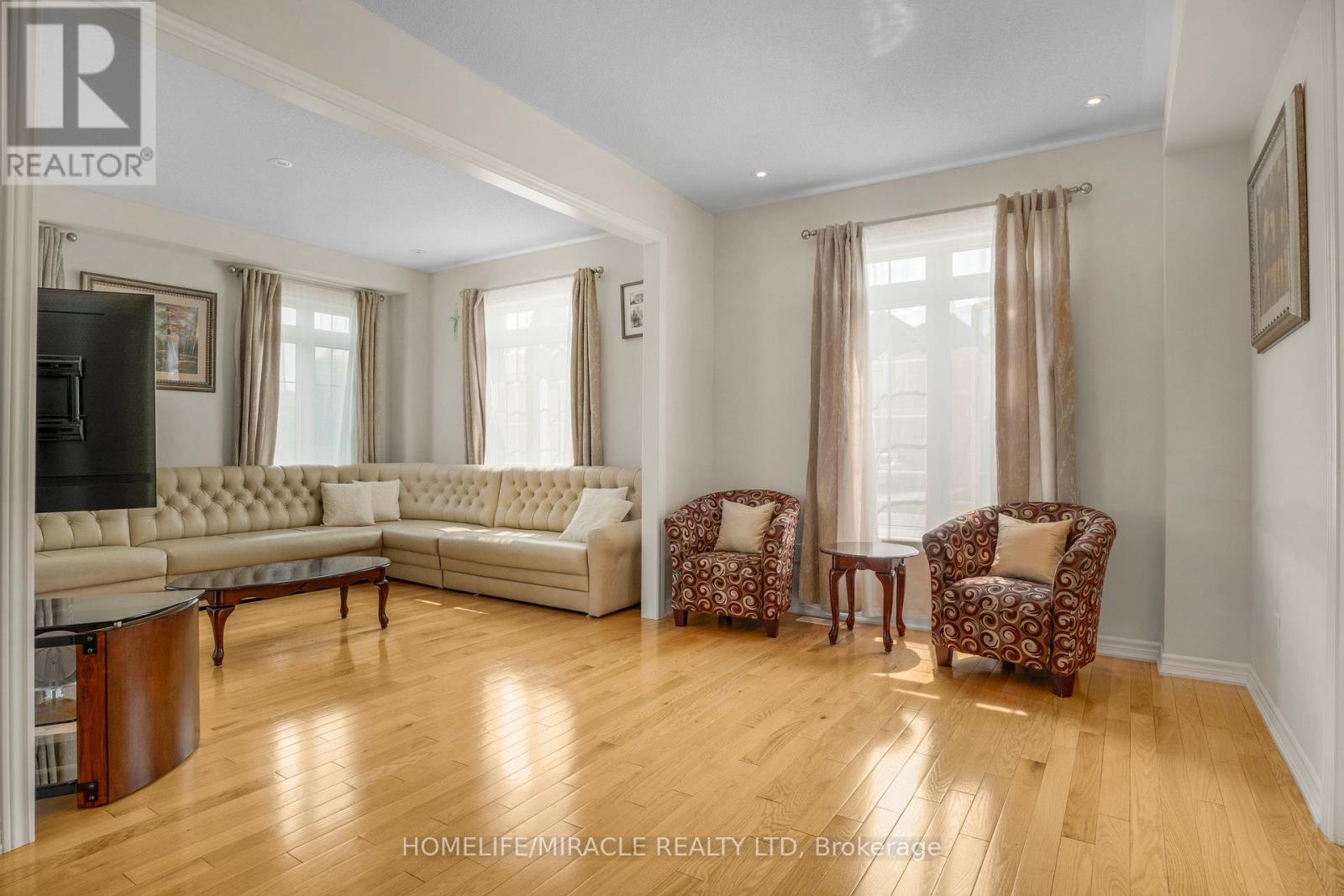 2215 Dawson Crescent, Innisfil, Ontario  L9S 0G9 - Photo 17 - N12211152
