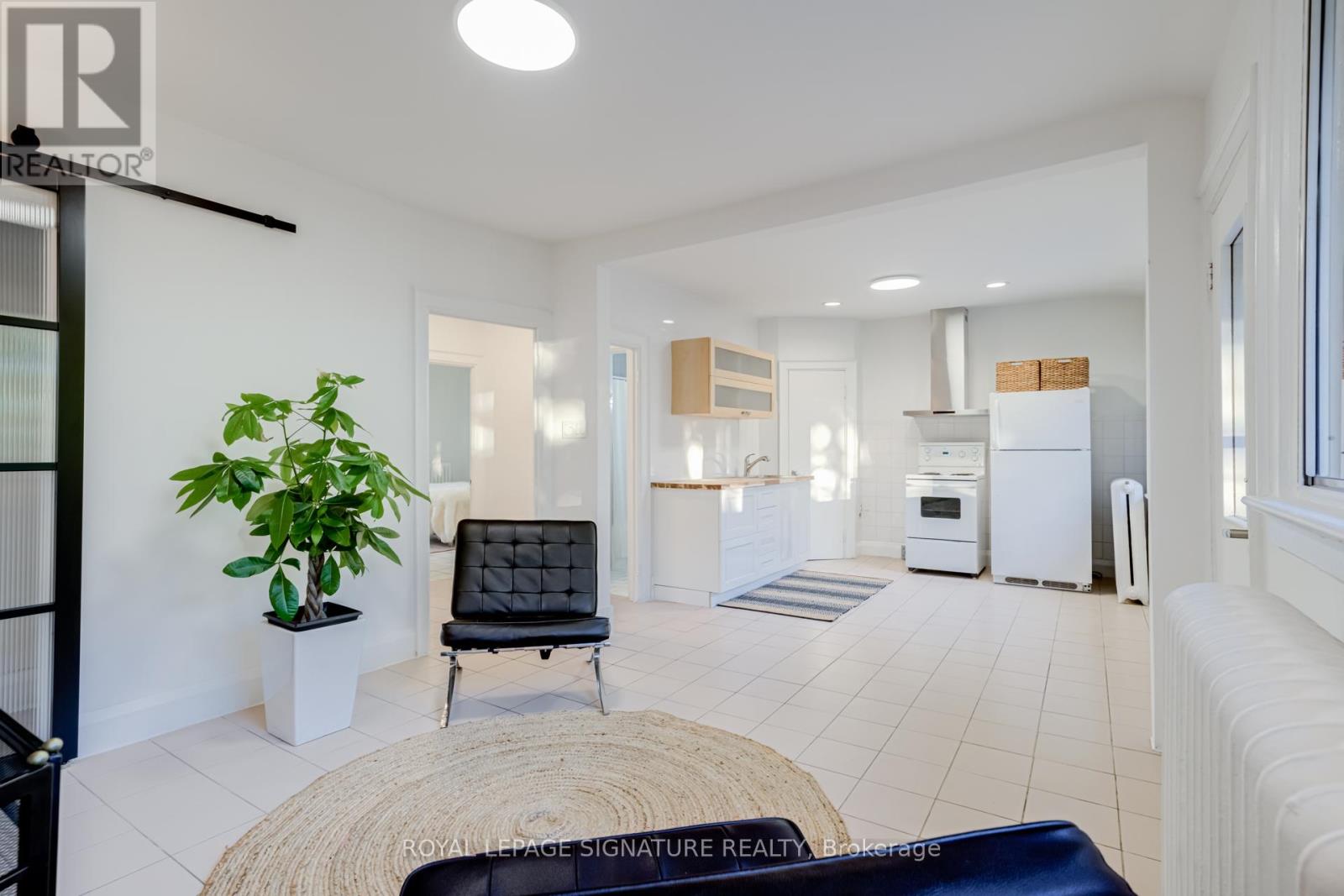 36 Gothic Avenue, Toronto, Ontario  M6P 2V9 - Photo 16 - W12168024