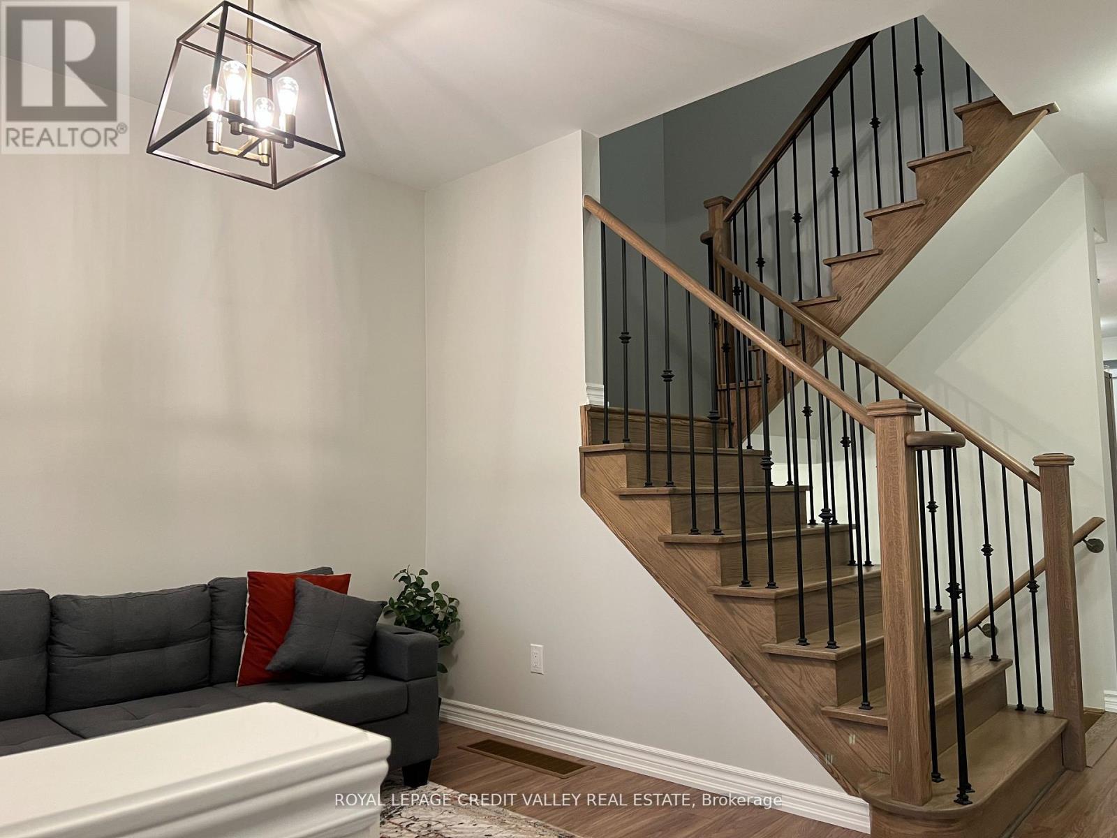 7 Cachia Lane, Ajax, Ontario  L1T 0P8 - Photo 4 - E12211280