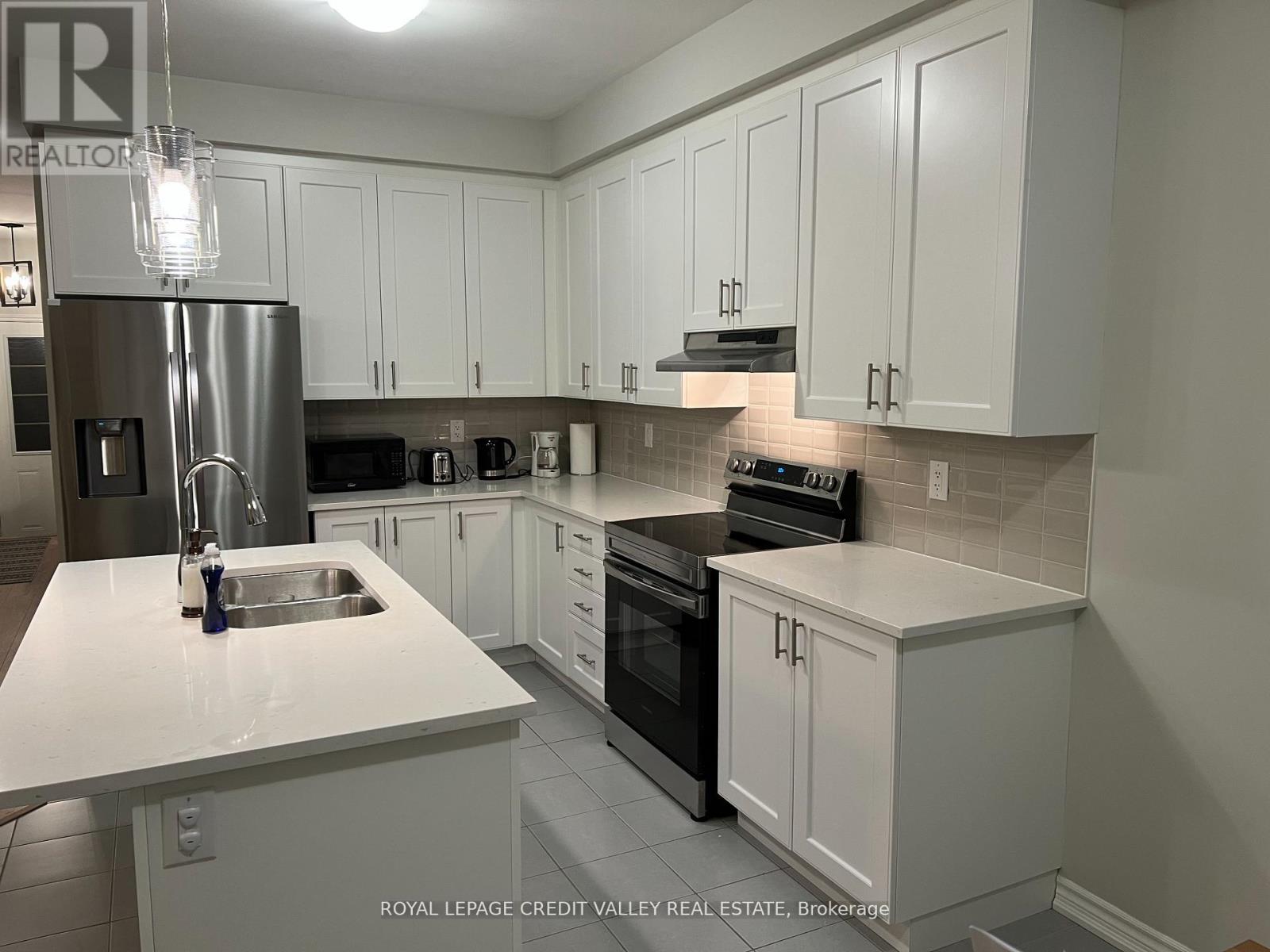 7 Cachia Lane, Ajax, Ontario  L1T 0P8 - Photo 6 - E12211280