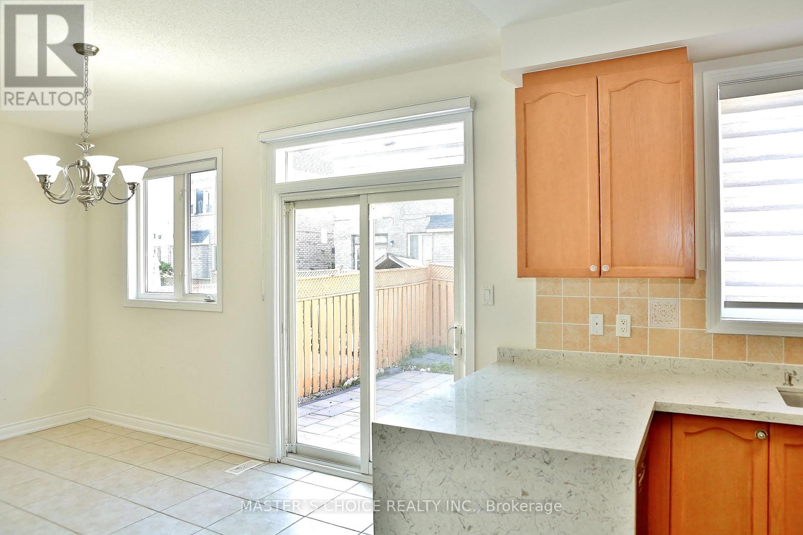 68 Oakford Drive, Markham, Ontario  L6C 2Y8 - Photo 13 - N12211266