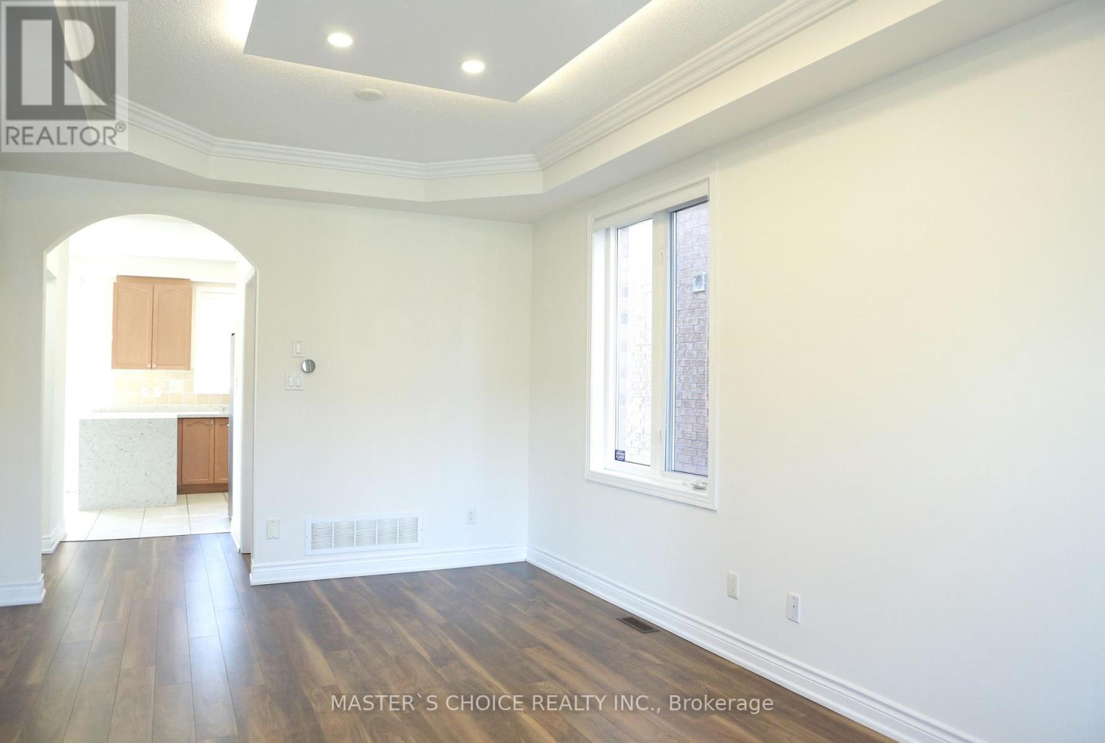 68 Oakford Drive, Markham, Ontario  L6C 2Y8 - Photo 6 - N12211266