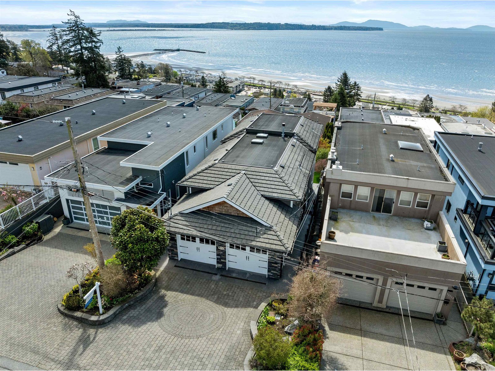 14736 THRIFT AVENUE, white rock, British Columbia