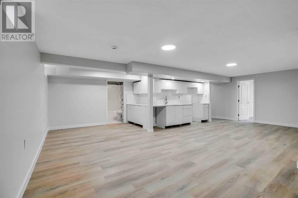 479 Berkley Crescent Nw, Calgary, Alberta  T3K 1A9 - Photo 31 - A2214697