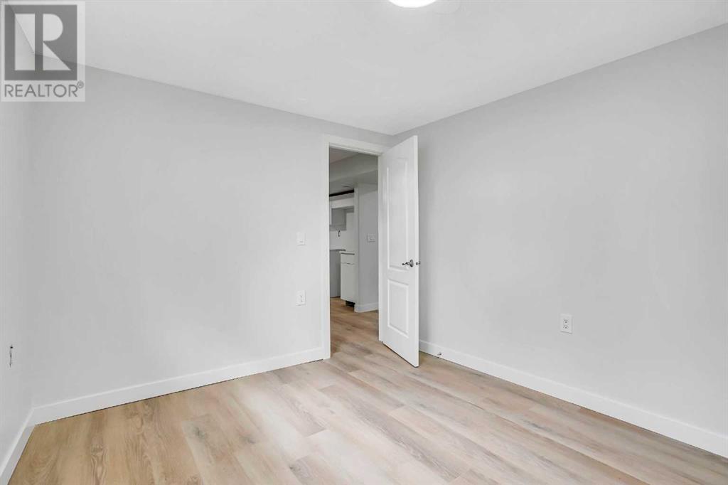 479 Berkley Crescent Nw, Calgary, Alberta  T3K 1A9 - Photo 35 - A2214697
