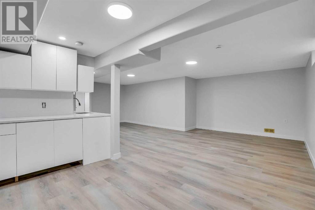479 Berkley Crescent Nw, Calgary, Alberta  T3K 1A9 - Photo 30 - A2214697