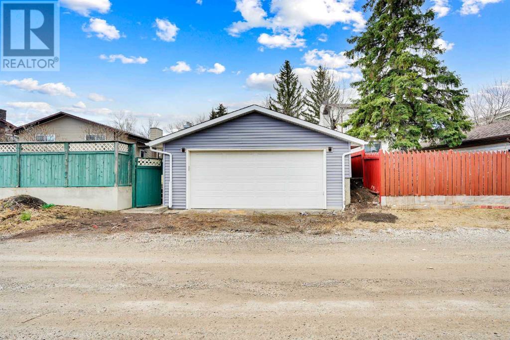 479 Berkley Crescent Nw, Calgary, Alberta  T3K 1A9 - Photo 40 - A2214697