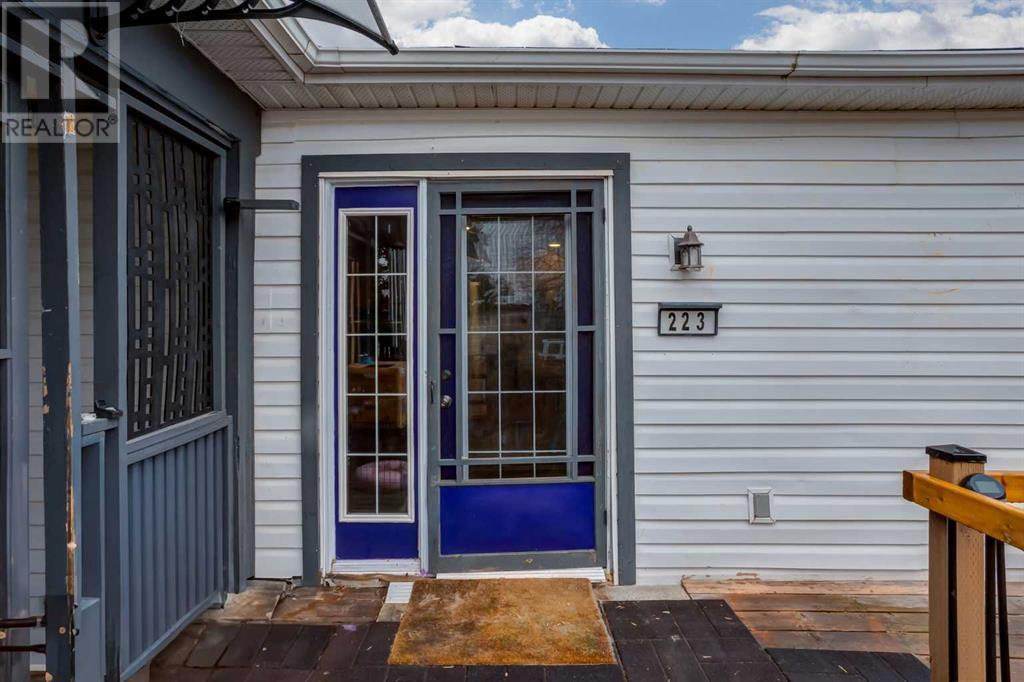 223 Huntwell Road Ne, Calgary, Alberta  T2K 5V4 - Photo 1 - A2216042