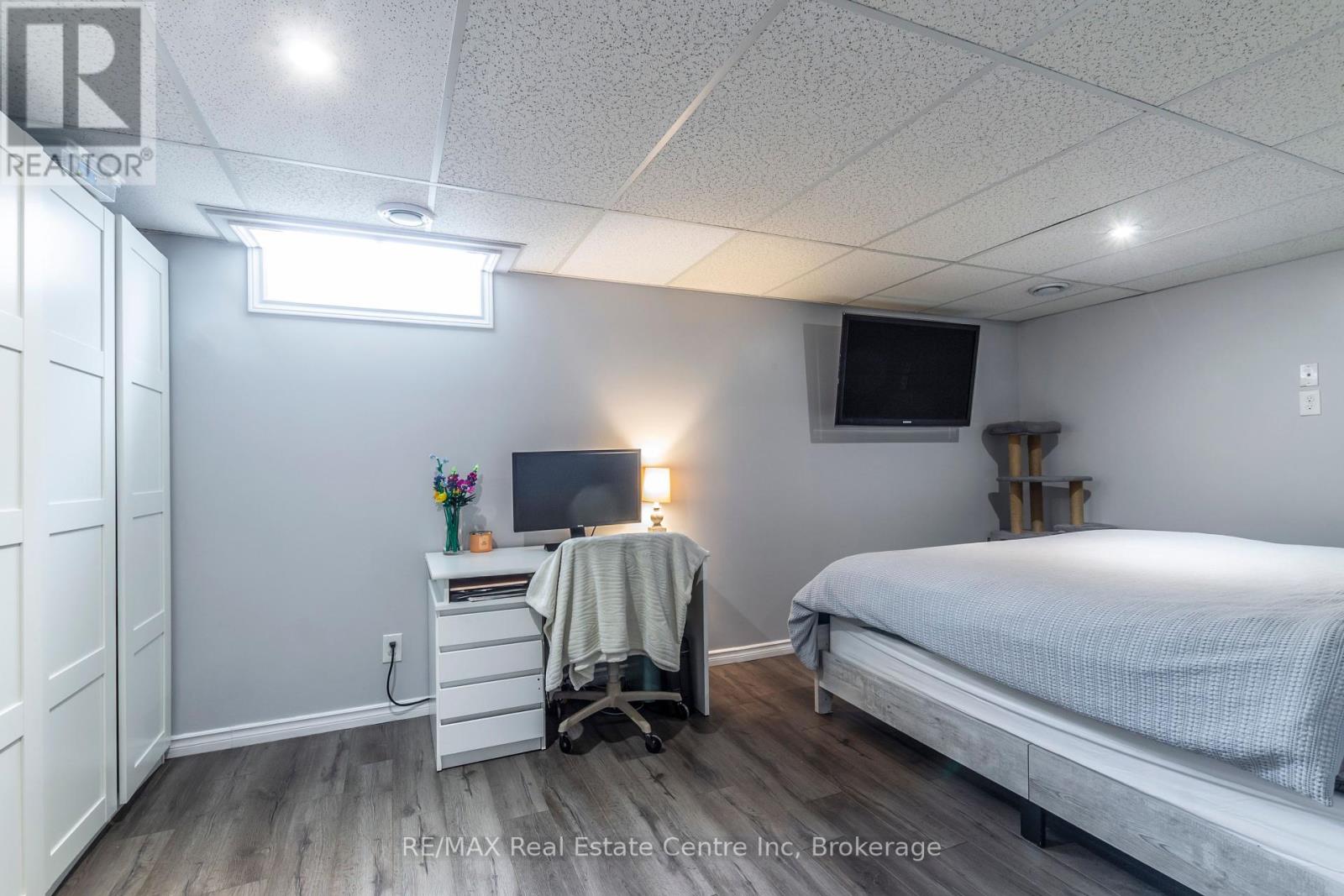 37 Swift Crescent, Guelph, Ontario  N1E 7J3 - Photo 16 - X12194230