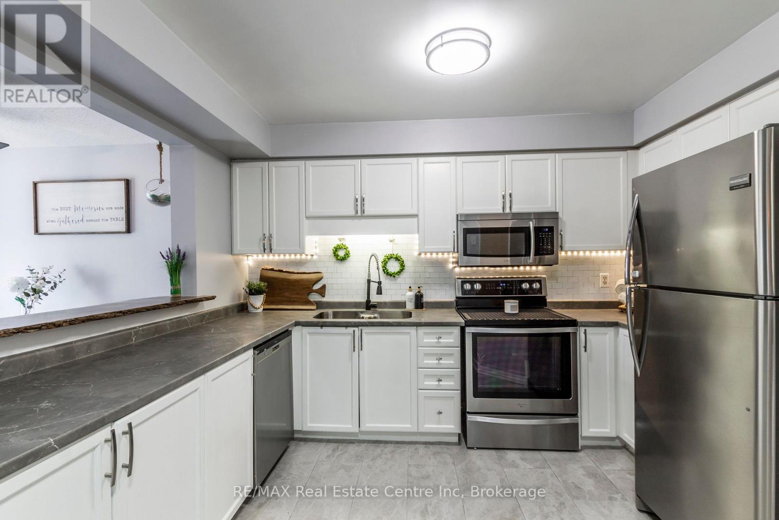 37 Swift Crescent, Guelph, Ontario  N1E 7J3 - Photo 5 - X12194230