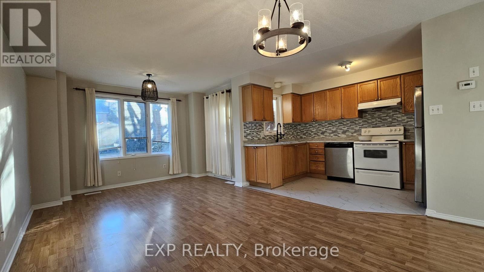4 - 5950 Glen Erin Drive, Mississauga, Ontario  L5M 6J1 - Photo 7 - W12211246
