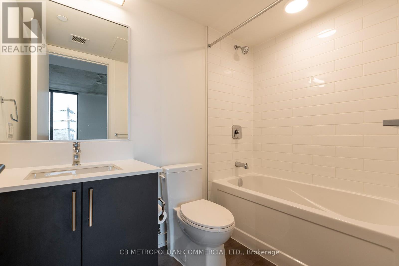 302 - 7 Fairbank Avenue, Toronto, Ontario  M6E 3Y5 - Photo 10 - W12211260