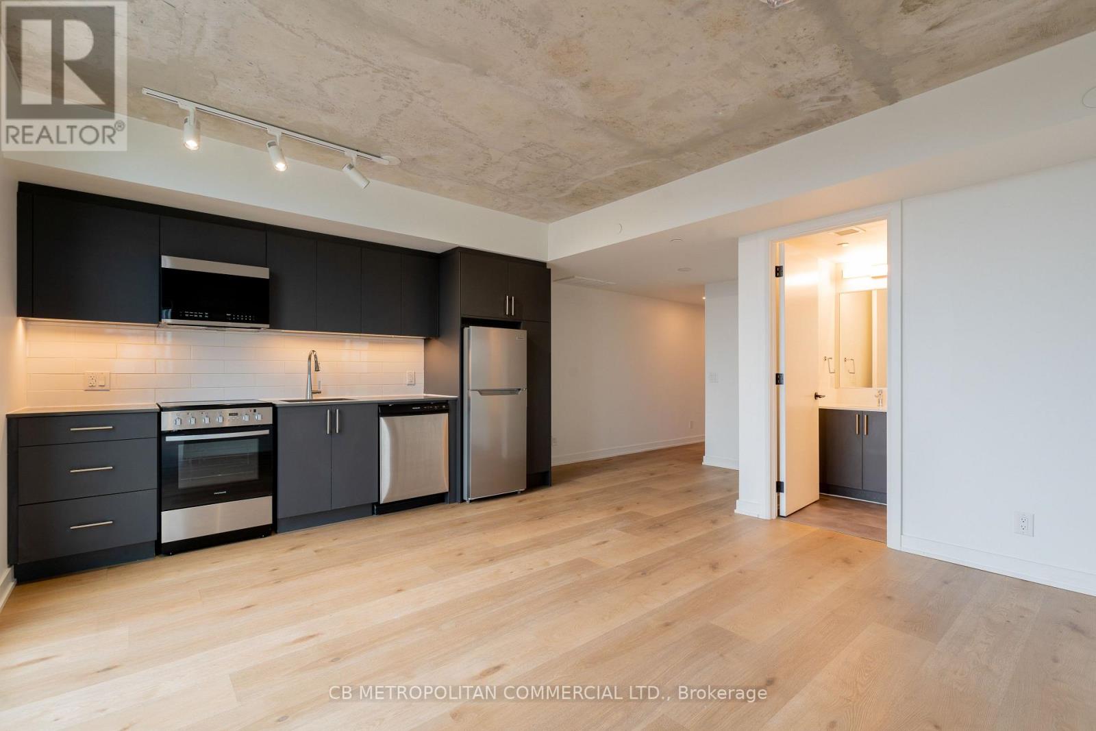 302 - 7 Fairbank Avenue, Toronto, Ontario  M6E 3Y5 - Photo 8 - W12211260