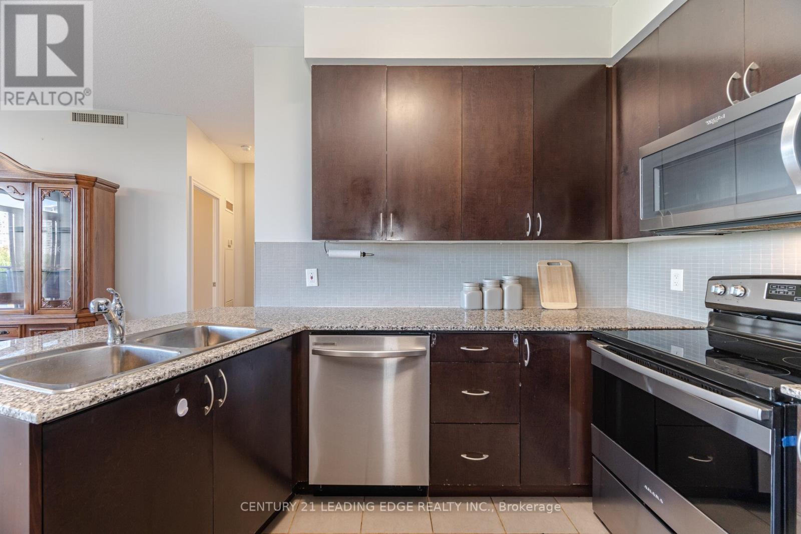 201 - 223 Webb Drive S, Mississauga (City Centre), Ontario  L5B 0E8 - Photo 14 - W12211270