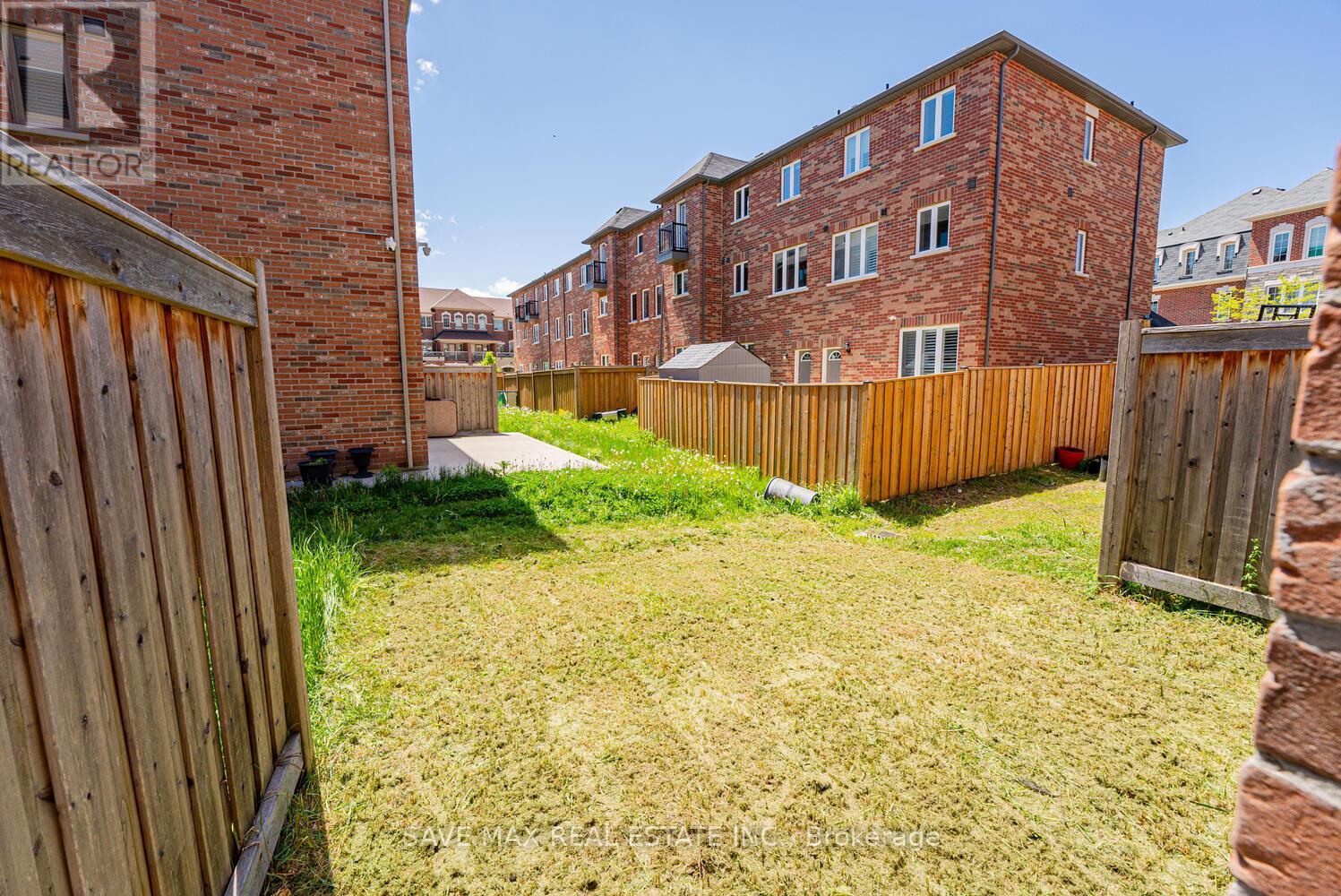 80 New Pines Trail, Brampton (Heart Lake), Ontario  L6Z 0B4 - Photo 16 - W12211273