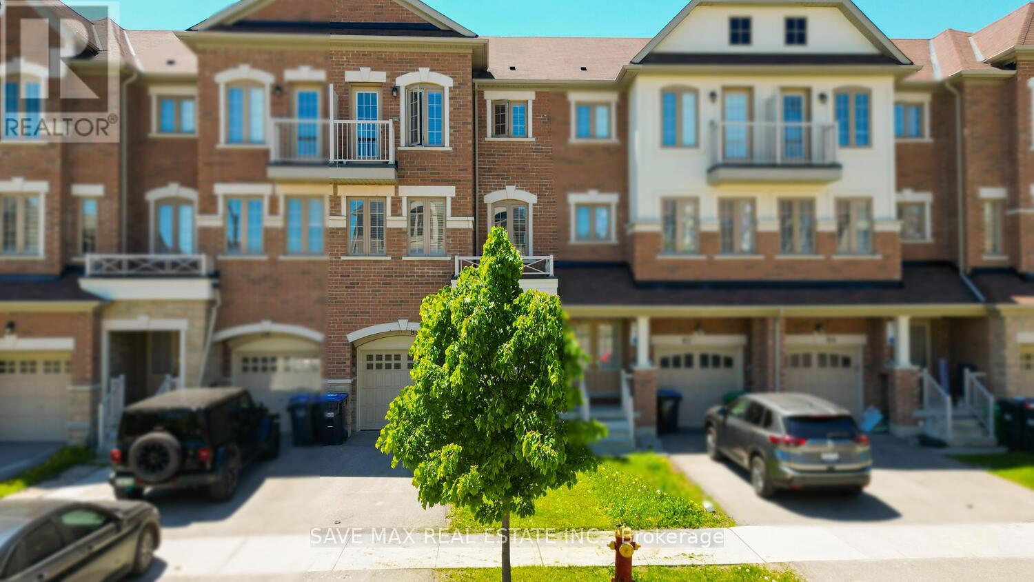 80 New Pines Trail, Brampton (Heart Lake), Ontario  L6Z 0B4 - Photo 4 - W12211273