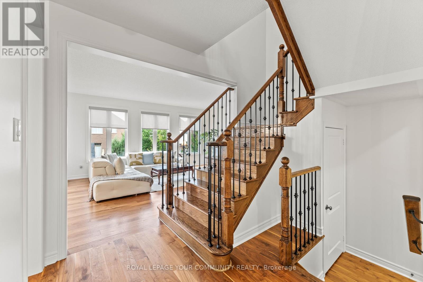 29 Paisley Green Avenue, Caledon, Ontario  L7C 3R8 - Photo 11 - W12211276