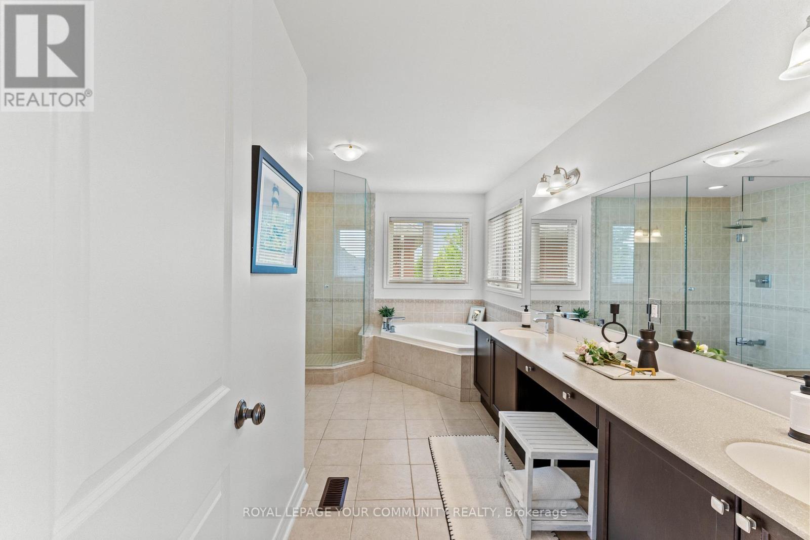 29 Paisley Green Avenue, Caledon, Ontario  L7C 3R8 - Photo 34 - W12211276