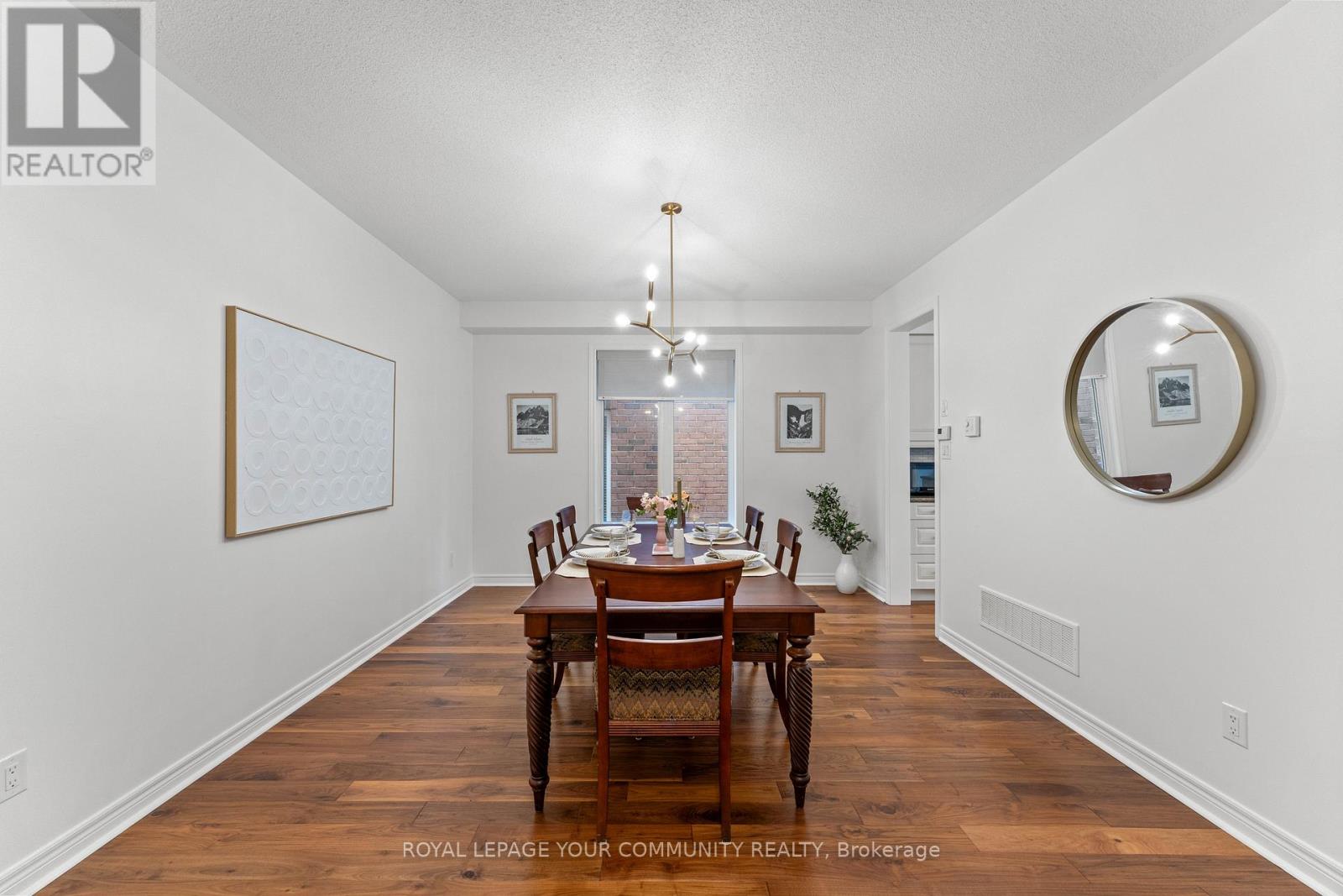 29 Paisley Green Avenue, Caledon, Ontario  L7C 3R8 - Photo 7 - W12211276