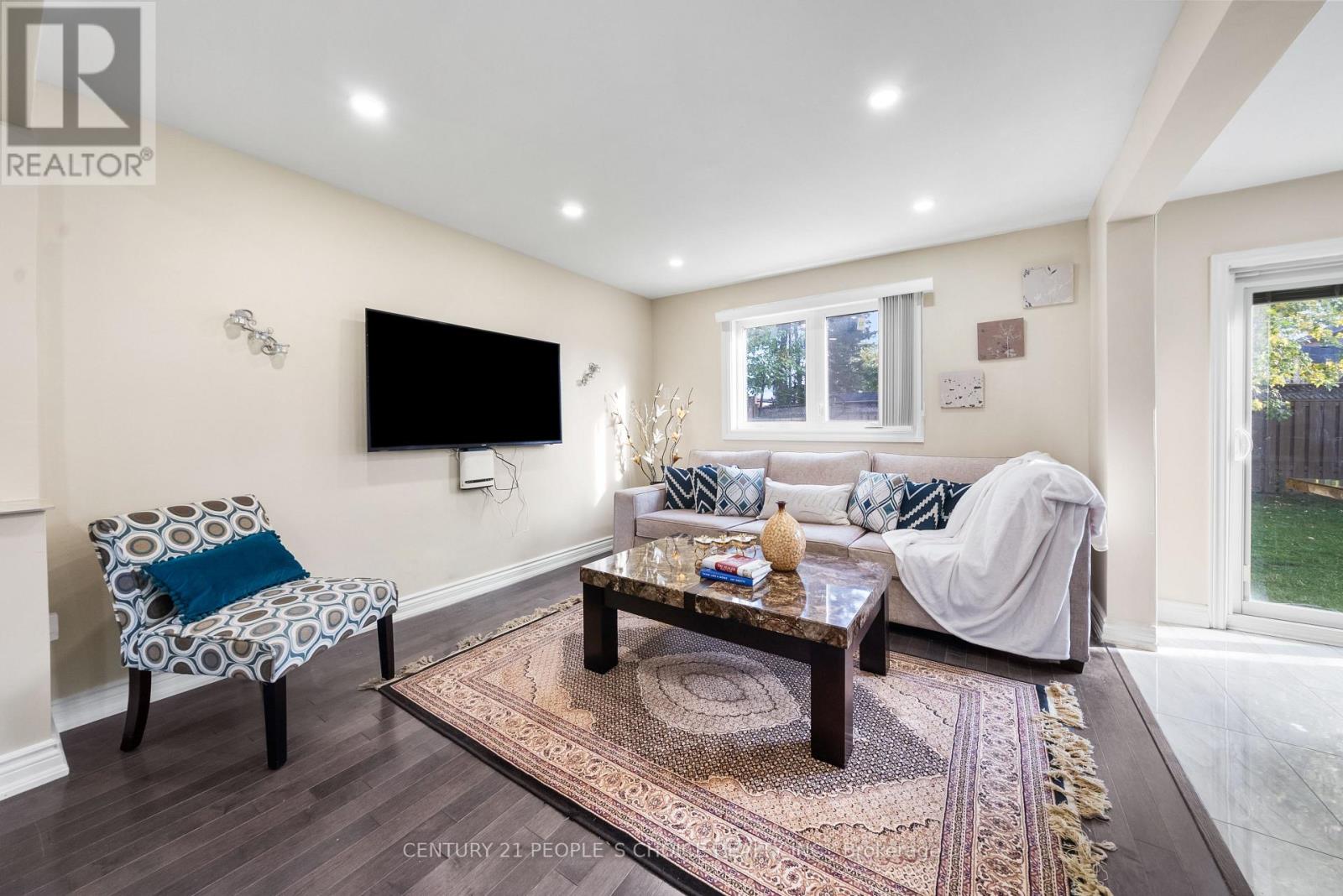 5 Elmhurst Drive, Toronto, Ontario  M9W 2J4 - Photo 6 - W12211281