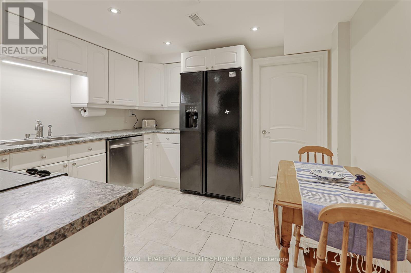 169 Morrison Road, Oakville, Ontario  L6J 4J3 - Photo 26 - W12211292