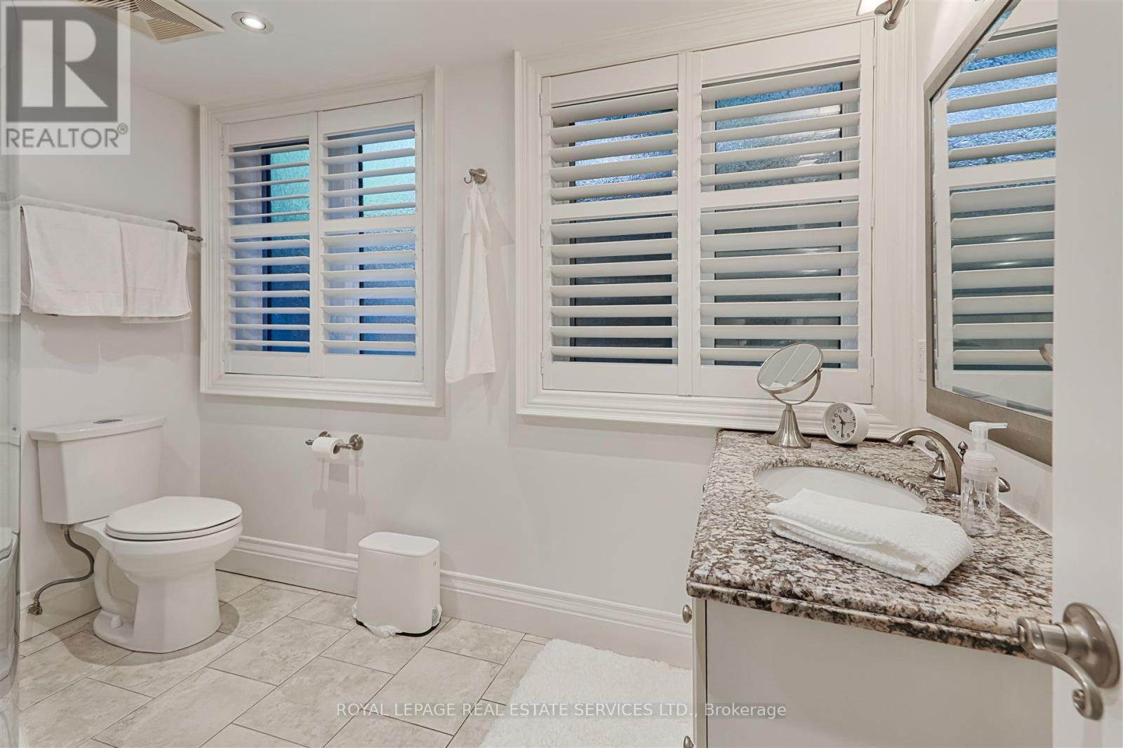 169 Morrison Road, Oakville, Ontario  L6J 4J3 - Photo 30 - W12211292
