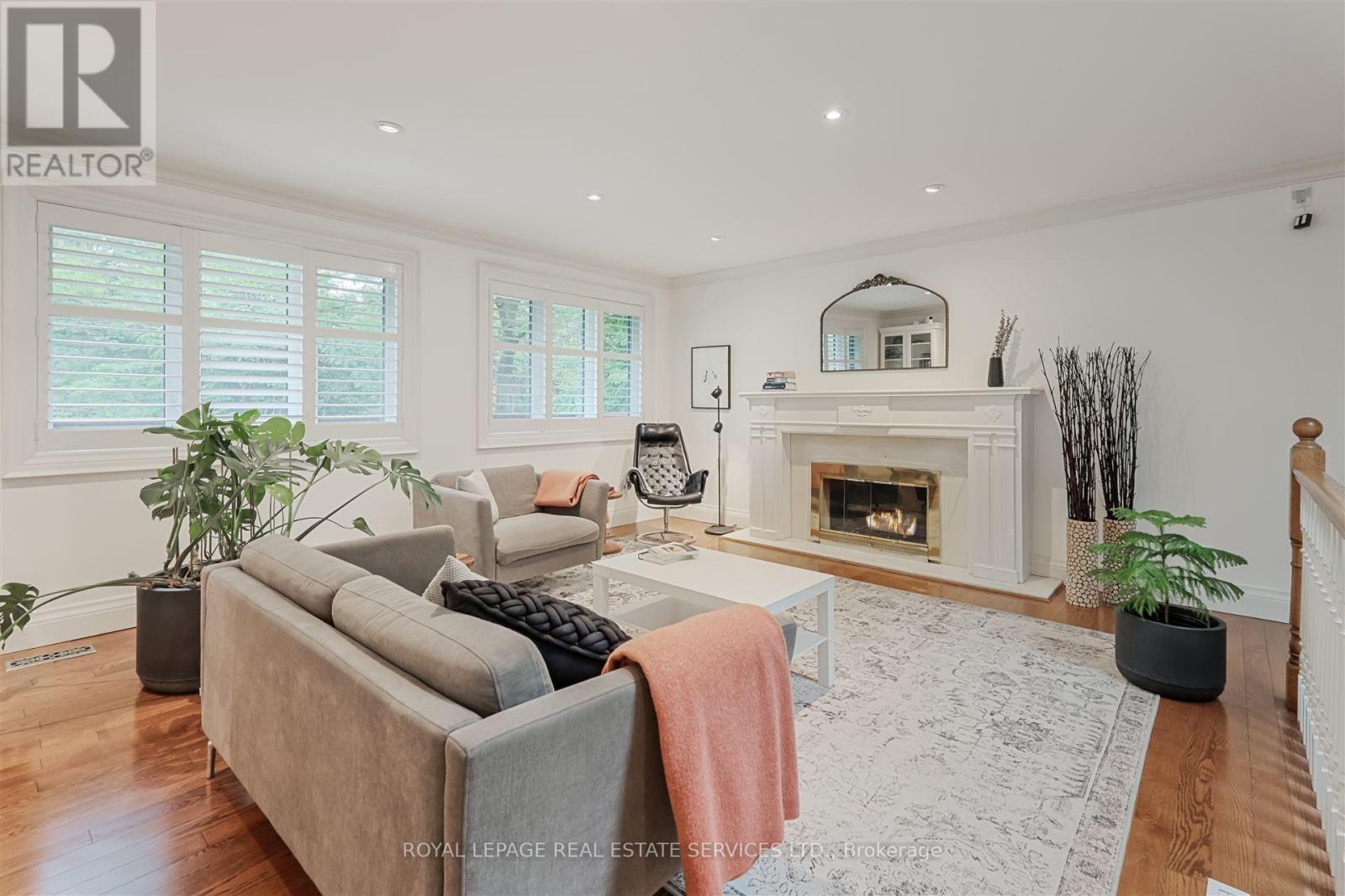 169 Morrison Road, Oakville, Ontario  L6J 4J3 - Photo 4 - W12211292