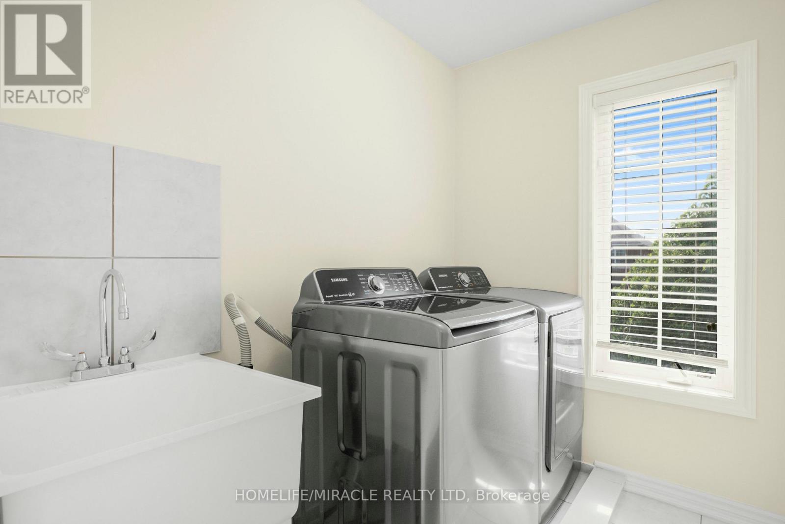 2215 Dawson Crescent, Innisfil, Ontario  L9S 0G9 - Photo 36 - N12211152