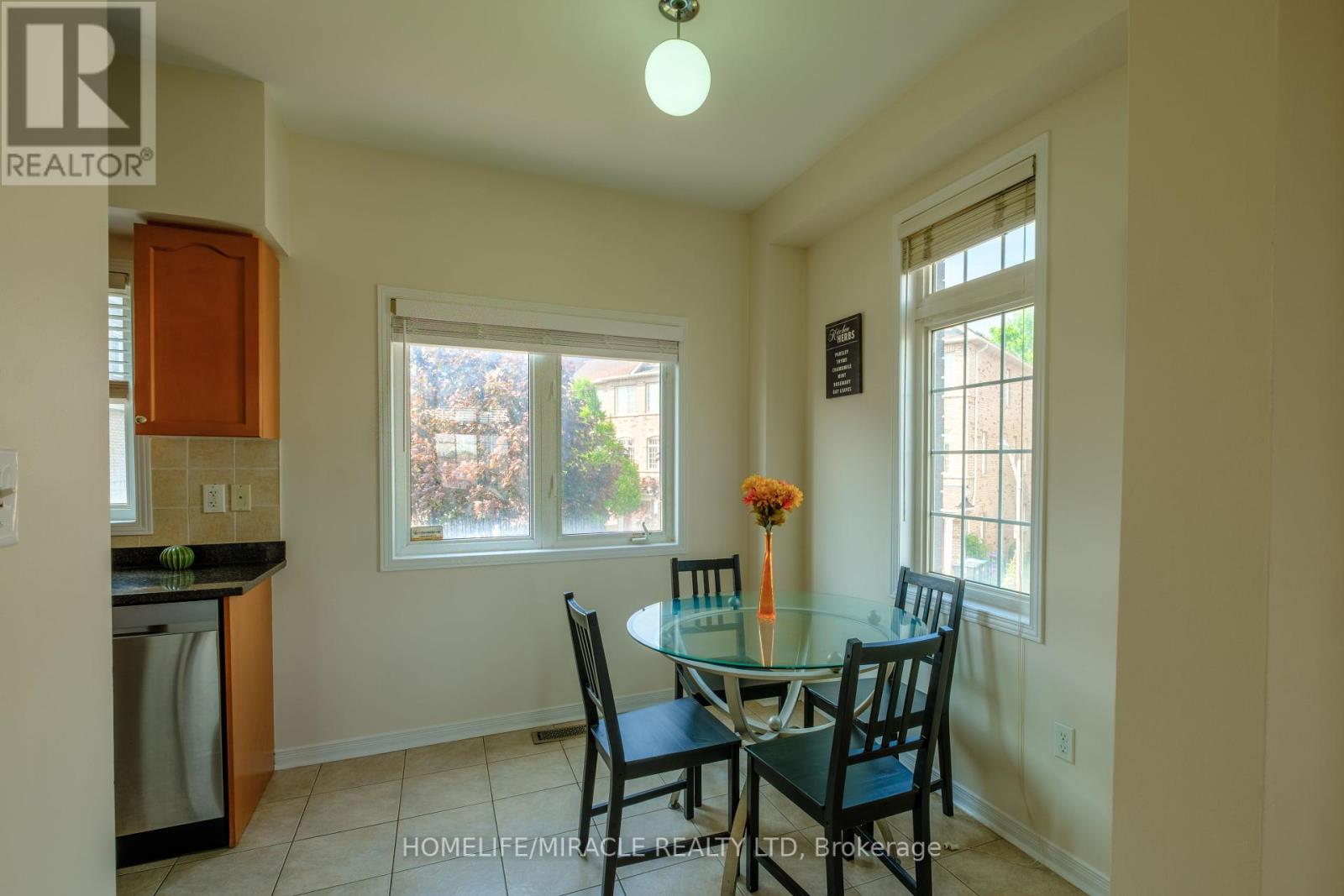 55 - 7035 Rexwood Road, Mississauga, Ontario  L4T 4M7 - Photo 9 - W12188289