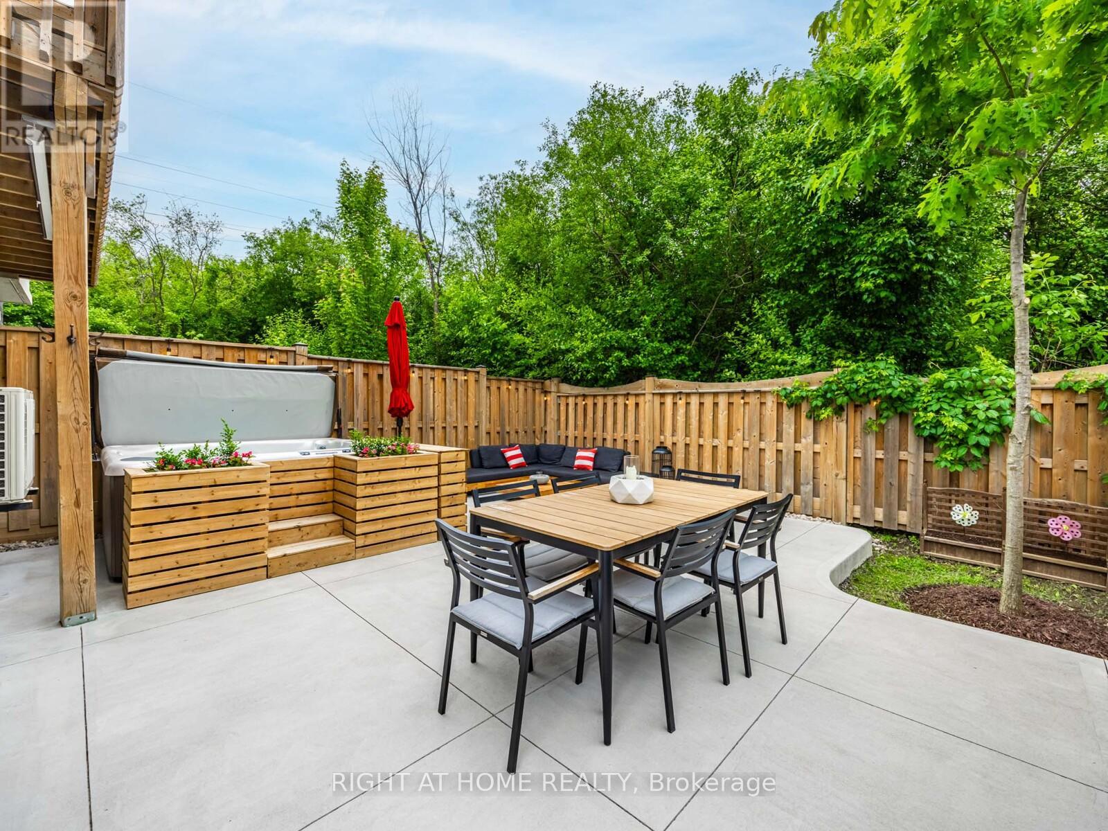 1800 Mitoff Place, Mississauga (Rathwood), Ontario  L4W 0E8 - Photo 26 - W12210983