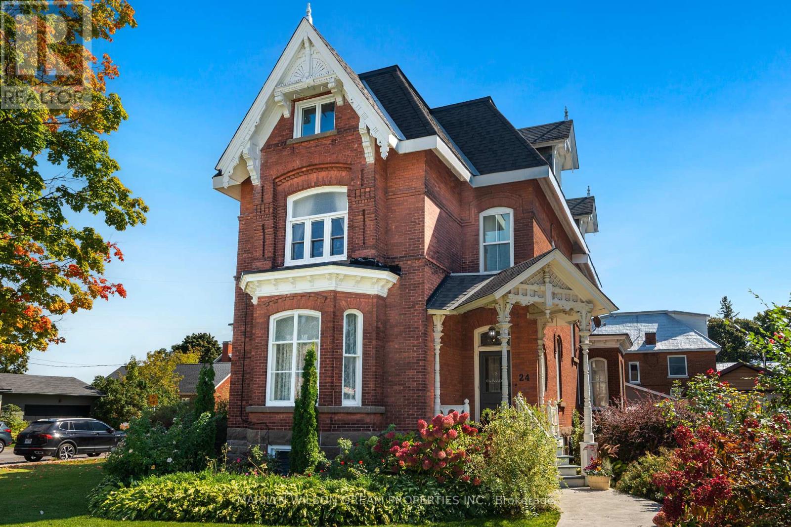24 LAKE AVENUE W, Carleton Place, Ontario