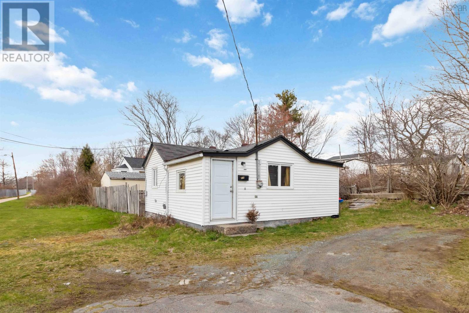 33 Albro Lake Road, Dartmouth, Nova Scotia  B3A 3X9 - Photo 2 - 202509365