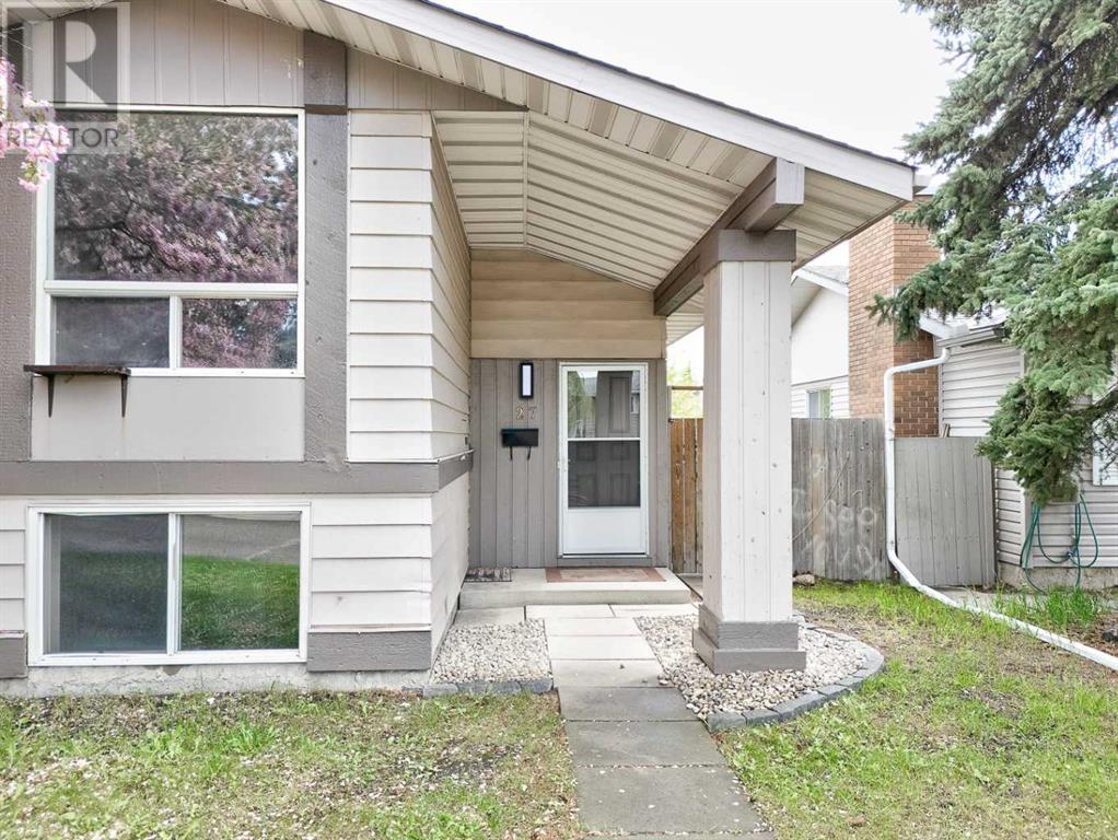 Property at 27 Dovely Way SE image 2