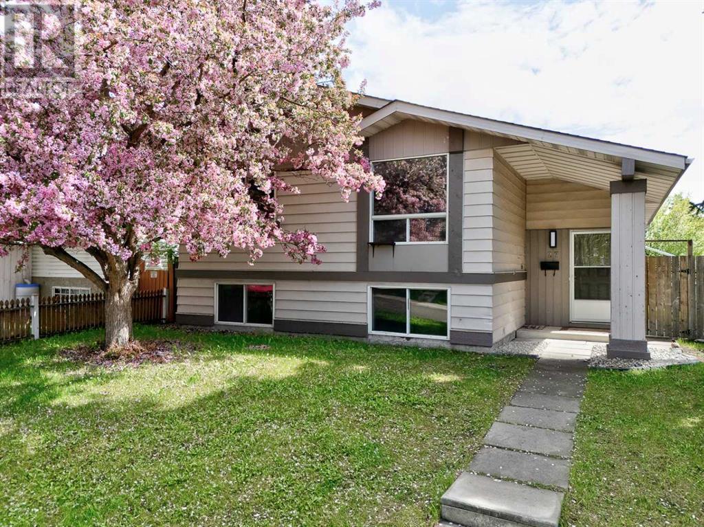 Property at 27 Dovely Way SE image 1