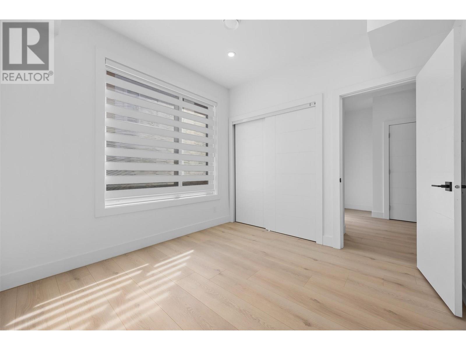 750 Raymer Avenue, Kelowna, British Columbia  V1Y 4Z8 - Photo 3 - 10345983