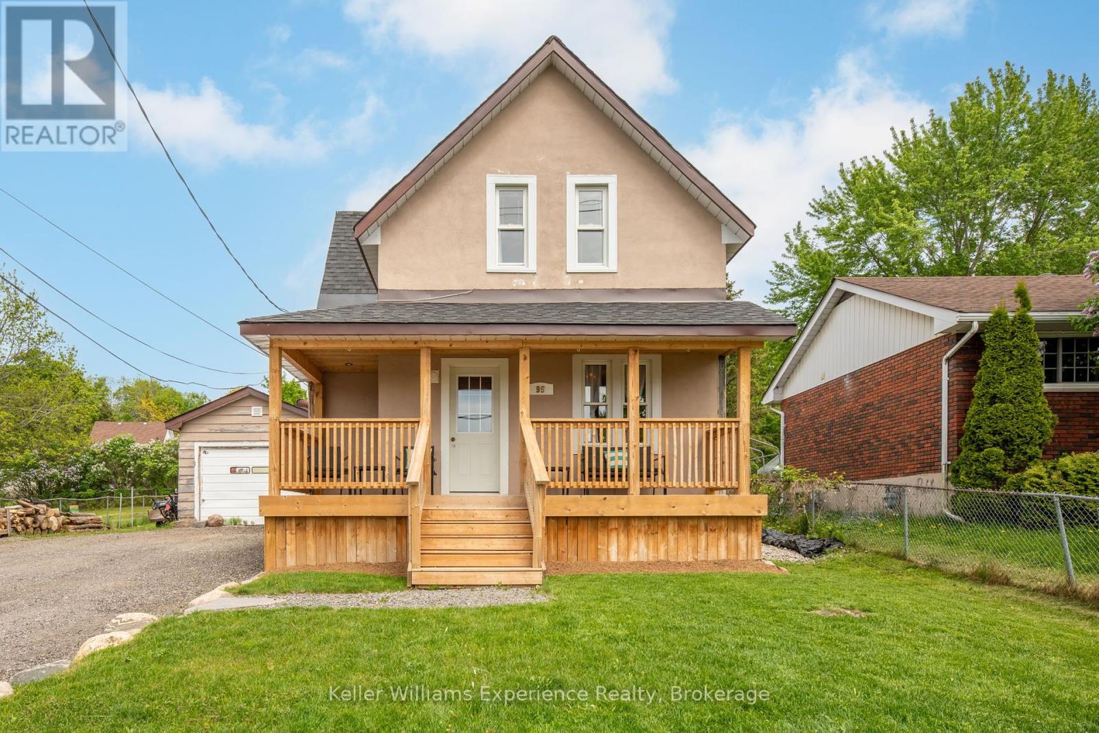 95 FOX STREET, Penetanguishene, Ontario