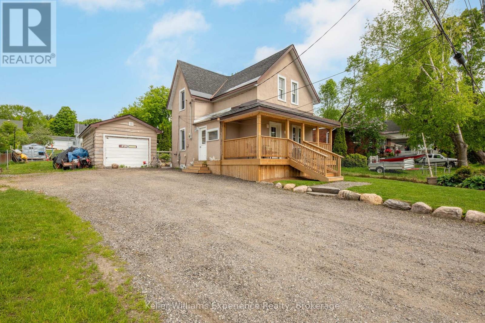 95 Fox Street, Penetanguishene, Ontario L9M 1C8 - Photo 2 - S12189664