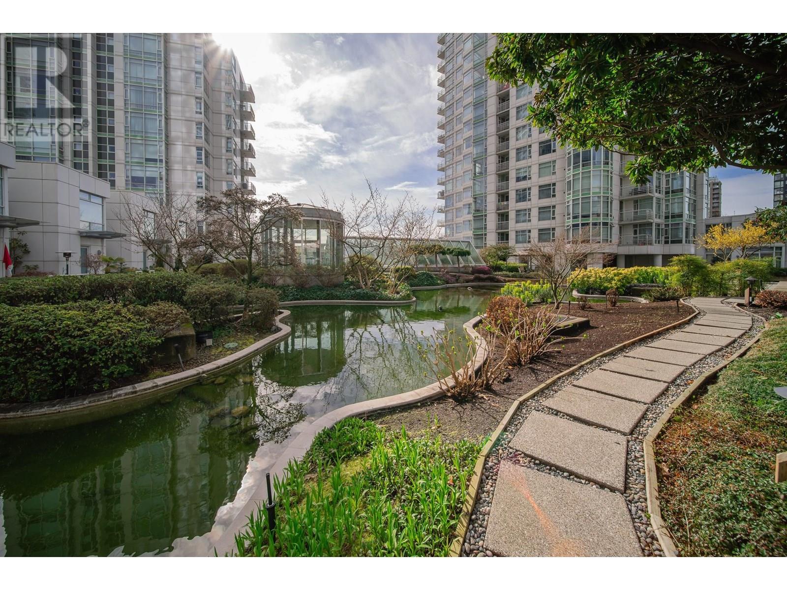 301 198 AQUARIUS MEWS, Vancouver, British Columbia